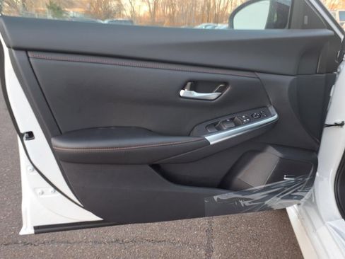 New 2025 Nissan Sentra SR w/ SR Premium Package FWD image 14