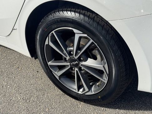 Certified 2023 Kia Forte LXS image 7