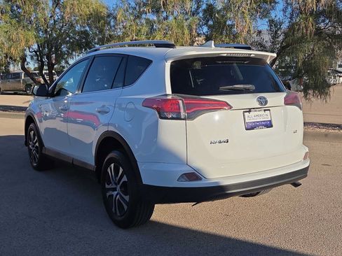 Used 2016 Toyota RAV4 LE FWD image 6