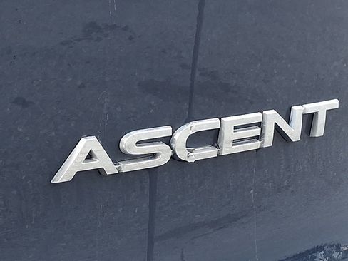 Used 2024 Subaru Ascent Premium w/ Convenience Package image 31