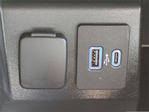 Certified 2021 Ford Explorer XLT w/ Equipment Group 202A image 20