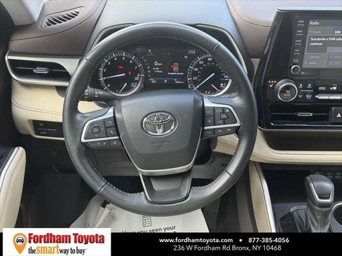 Certified 2022 Toyota Highlander XLE image 15