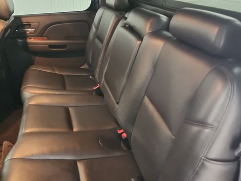 Used 2013 Chevrolet Avalanche LTZ RWD image 36