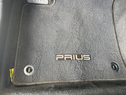 Used 2022 Toyota Prius LE FWD image 18
