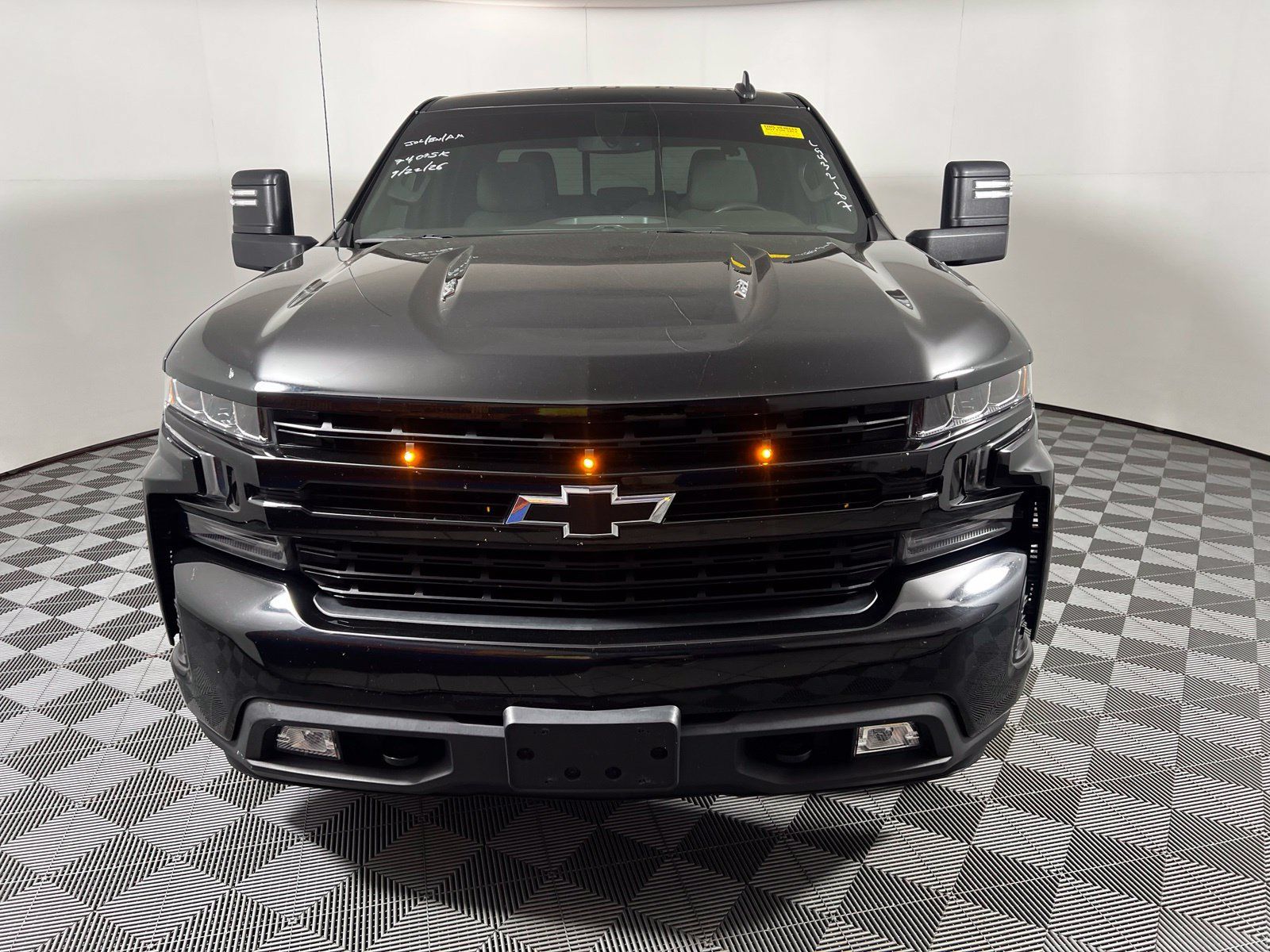 Used 2020 Chevrolet Silverado 1500 RST AWD/4WD image 2