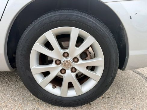 Used 2007 MAZDA MAZDA3 i Touring FWD image 2