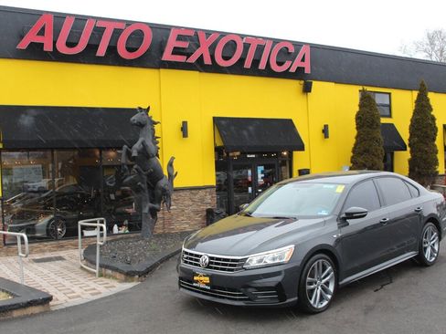 Used 2018 Volkswagen Passat 2.0T R-Line w/ R-Line Lighting Package image 1