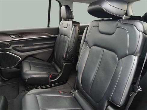 Used 2022 Jeep Grand Cherokee L Limited image 25