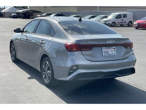 Used 2023 Kia Forte LXS FWD image 3