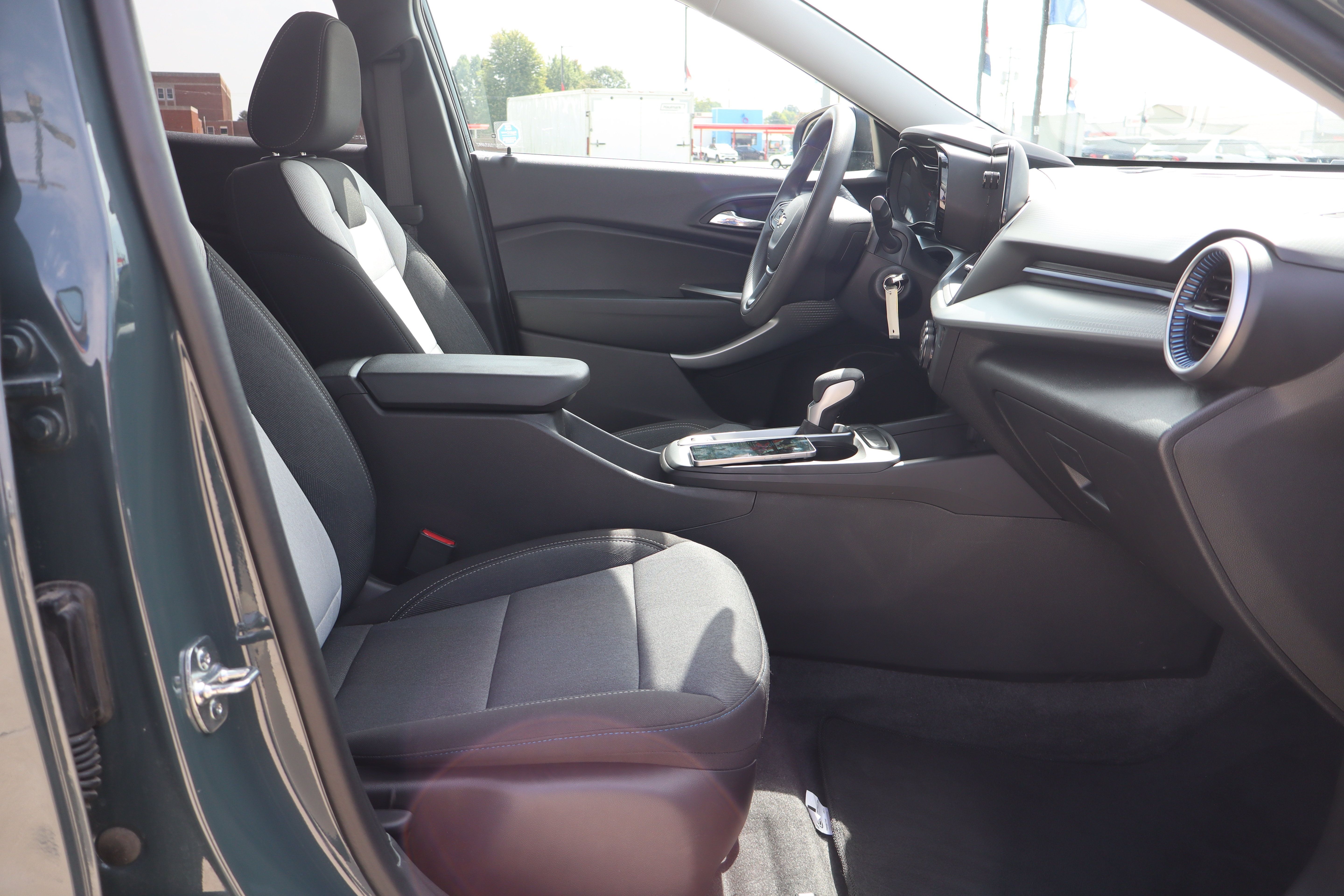 Used 2026 Chevrolet Trax LS FWD image 12