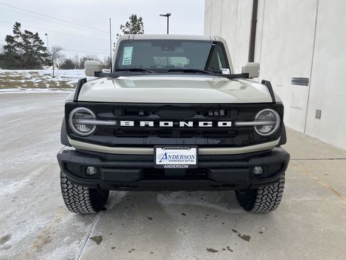 New 2025 Ford Bronco Outer Banks AWD/4WD image 2