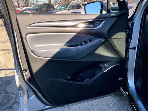 Used 2023 Buick Enclave Essence w/ Experience Buick Package image 9