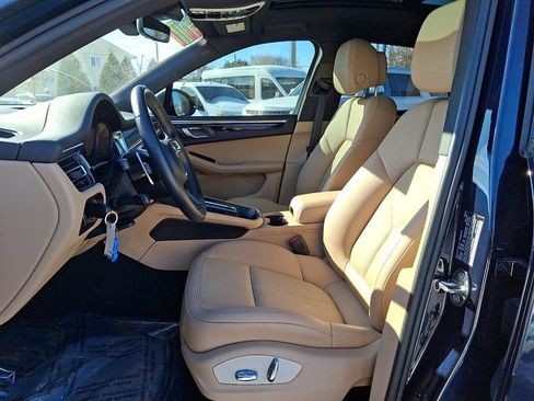 Used 2023 Porsche Macan T image 15