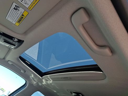 New 2026 Kia Niro EX FWD image 10