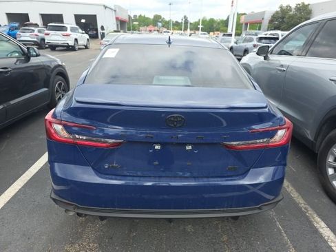 Used 2025 Toyota Camry SE w/ Convenience Package image 5