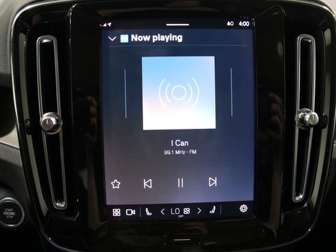 Used 2023 Volvo XC40 B4 Ultimate FWD image 14