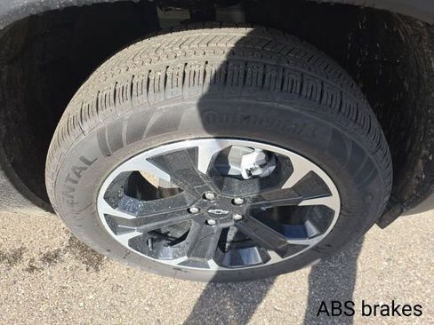 New 2026 Chevrolet Equinox LT w/ Convenience Package II image 30