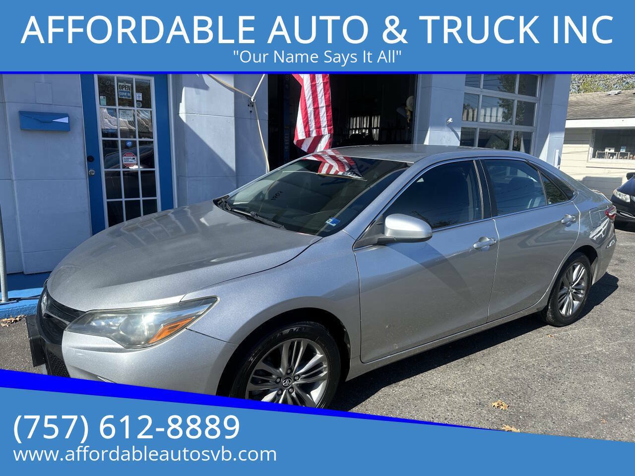 Used 2017 Toyota Camry SE FWD image 1