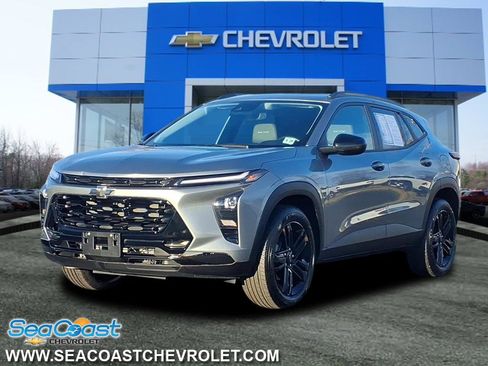 Certified 2024 Chevrolet Trax ACTIV w/ Sunroof Package image 3