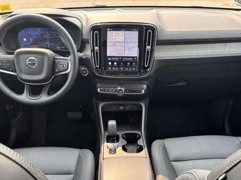 Certified 2026 Volvo XC40 B5 Core w/ Climate Package AWD/4WD image 6