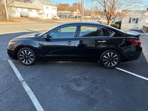 Used 2018 Nissan Altima 2.5 SL w/ 2.5 SL Technology Package image 8