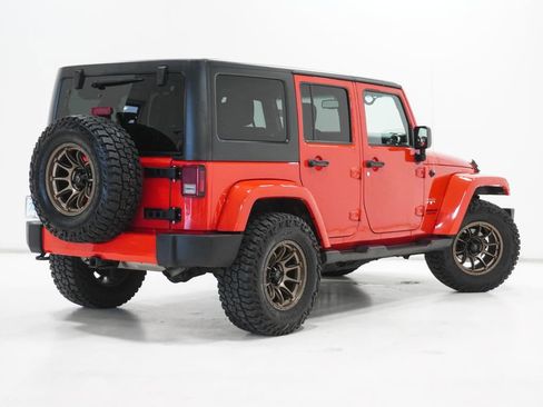 Used 2017 Jeep Wrangler Unlimited Sahara w/ Dual Top Group image 7