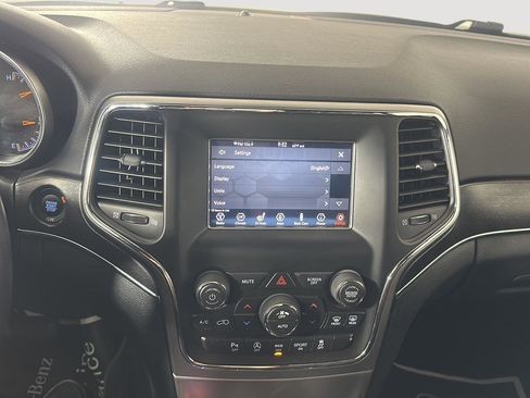 Used 2018 Jeep Grand Cherokee Limited AWD/4WD image 13