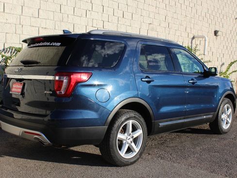 Used 2017 Ford Explorer XLT w/ Equipment Group 202A image 5