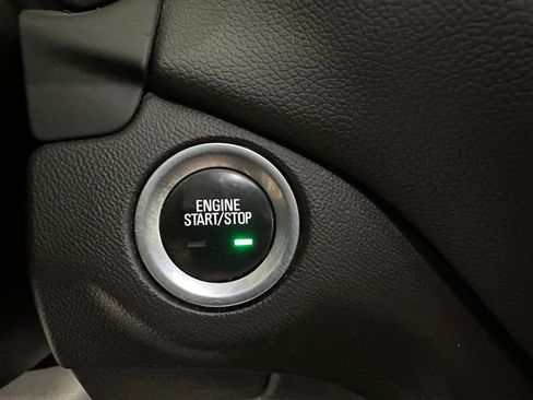 Used 2019 Chevrolet Equinox LT FWD image 17