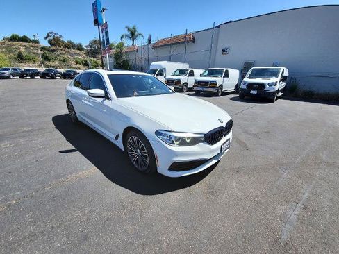 Used 2019 BMW 540i w/ Convenience Package RWD image 2