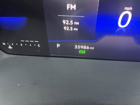 Certified 2023 Volkswagen Tiguan SE R-Line image 21