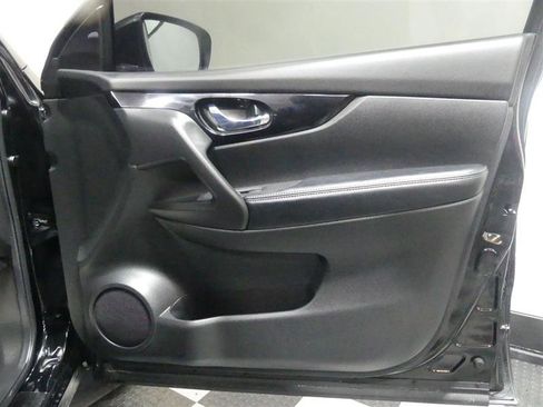 Used 2019 Nissan Rogue Sport SV image 20