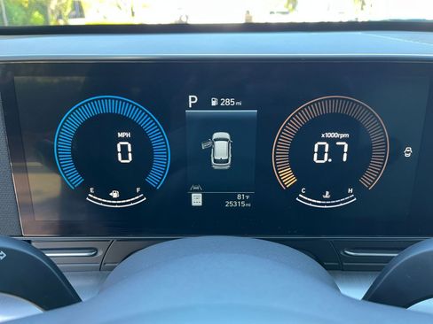 Used 2025 Hyundai Kona SEL image 42