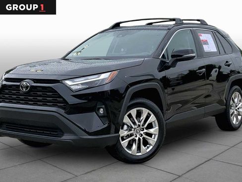 Used 2025 Toyota RAV4 XLE Premium FWD image 1