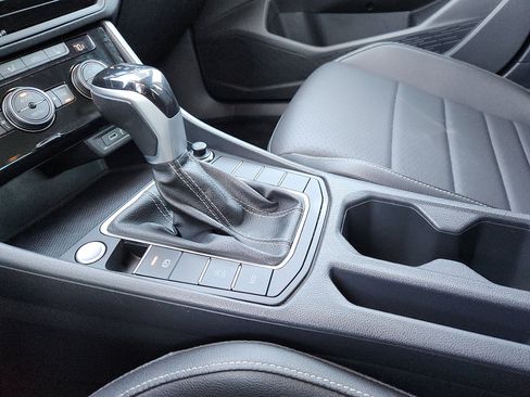 Certified 2024 Volkswagen Jetta SE image 20