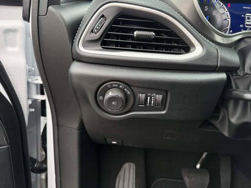 New 2026 Chrysler Pacifica Select image 28