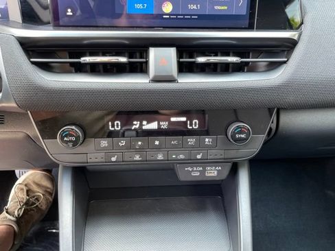 Used 2026 Subaru Outback Premium AWD/4WD image 15