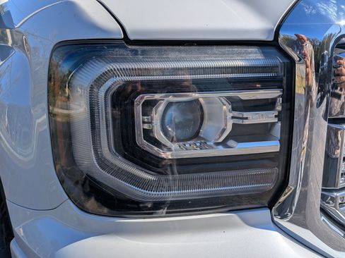 Used 2018 GMC Sierra 1500 Denali w/ Denali Ultimate Package image 9