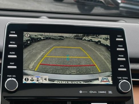 Used 2019 Toyota Avalon Limited image 17