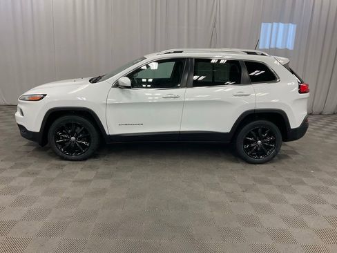 Used 2016 Jeep Cherokee Limited FWD image 9