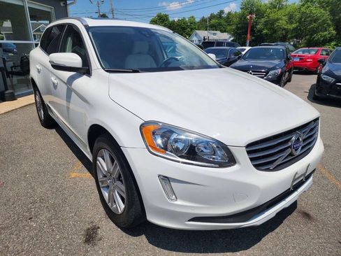 Used 2016 Volvo XC60 T6 w/ Protection Package AWD/4WD image 3