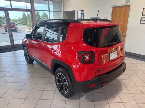 Used 2023 Jeep Renegade Trailhawk w/ Trailhawk Elite Group AWD/4WD image 11