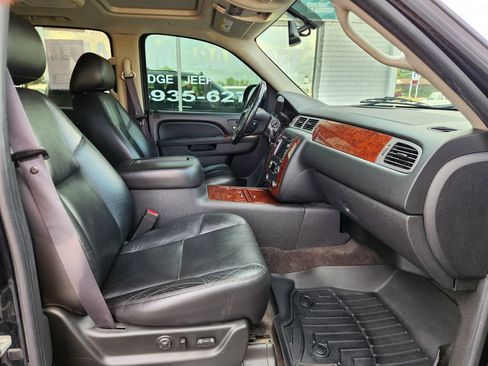 Used 2011 Chevrolet Suburban LTZ AWD/4WD image 10