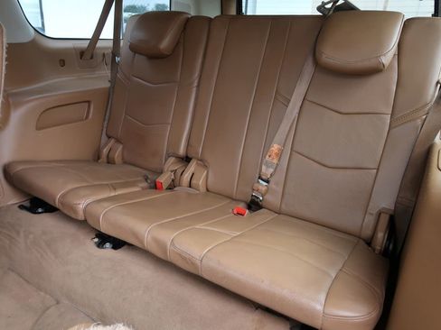 Used 2015 Cadillac Escalade ESV Platinum AWD/4WD image 10