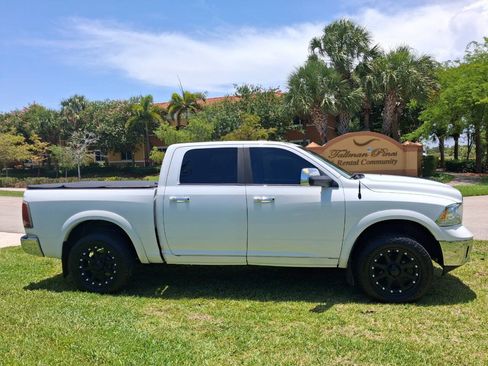 Used 2014 RAM 1500 Laramie w/ Convenience Group AWD/4WD image 5