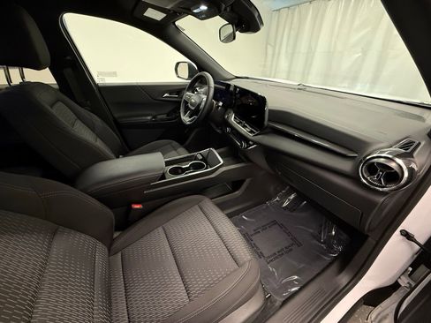 Certified 2025 Chevrolet Equinox LT image 8