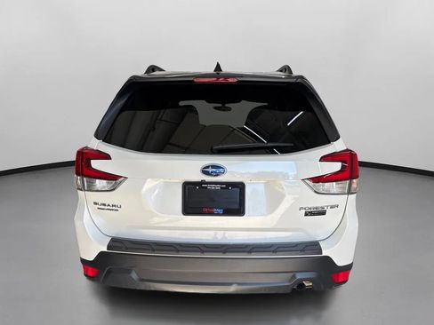 Used 2024 Subaru Forester Premium AWD/4WD image 8
