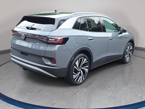 Certified 2025 Volkswagen ID.4 Pro S Plus AWD/4WD image 5