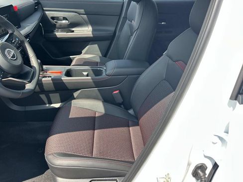 New 2026 Nissan Kicks SR w/ SR Premium Package FWD image 14