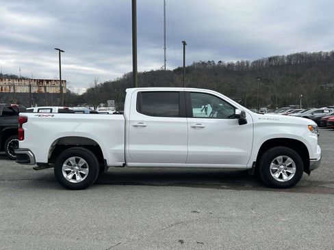 Used 2025 Chevrolet Silverado 1500 LT AWD/4WD image 2